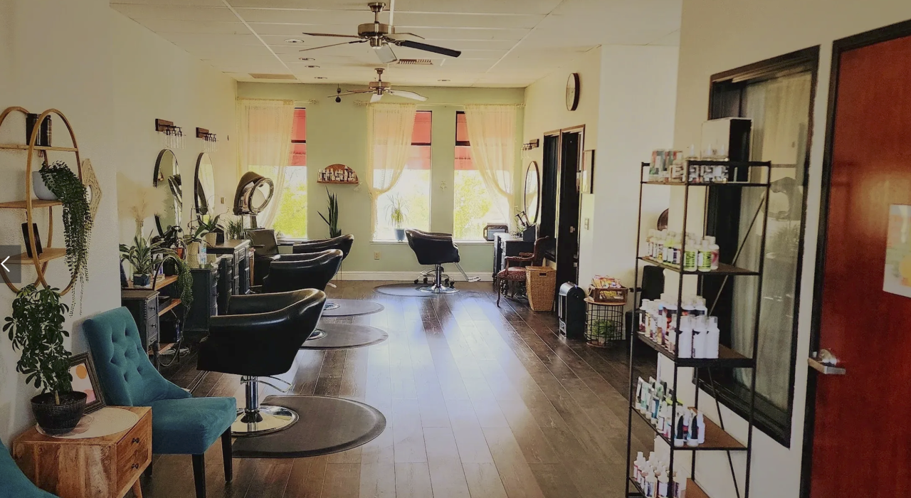 Salon in Lincoln, California