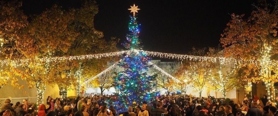 Family-Friendly Holiday Events in Lincoln: Christmas Tree Lighting and Faire